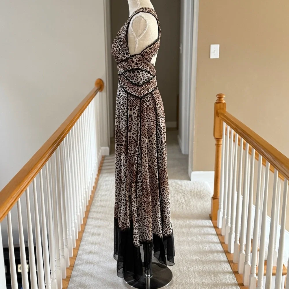 Mandalay Evening Gown Grey Leopard Print Silk V-Neck Maxi Evening Dress - Picture 5 of 16